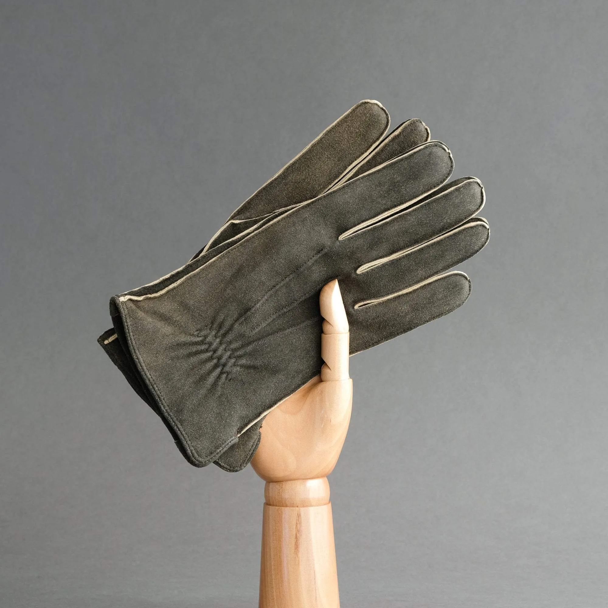 Gentlemen's Sporty Gloves from Walnut Goatskin Lined with Cashmere