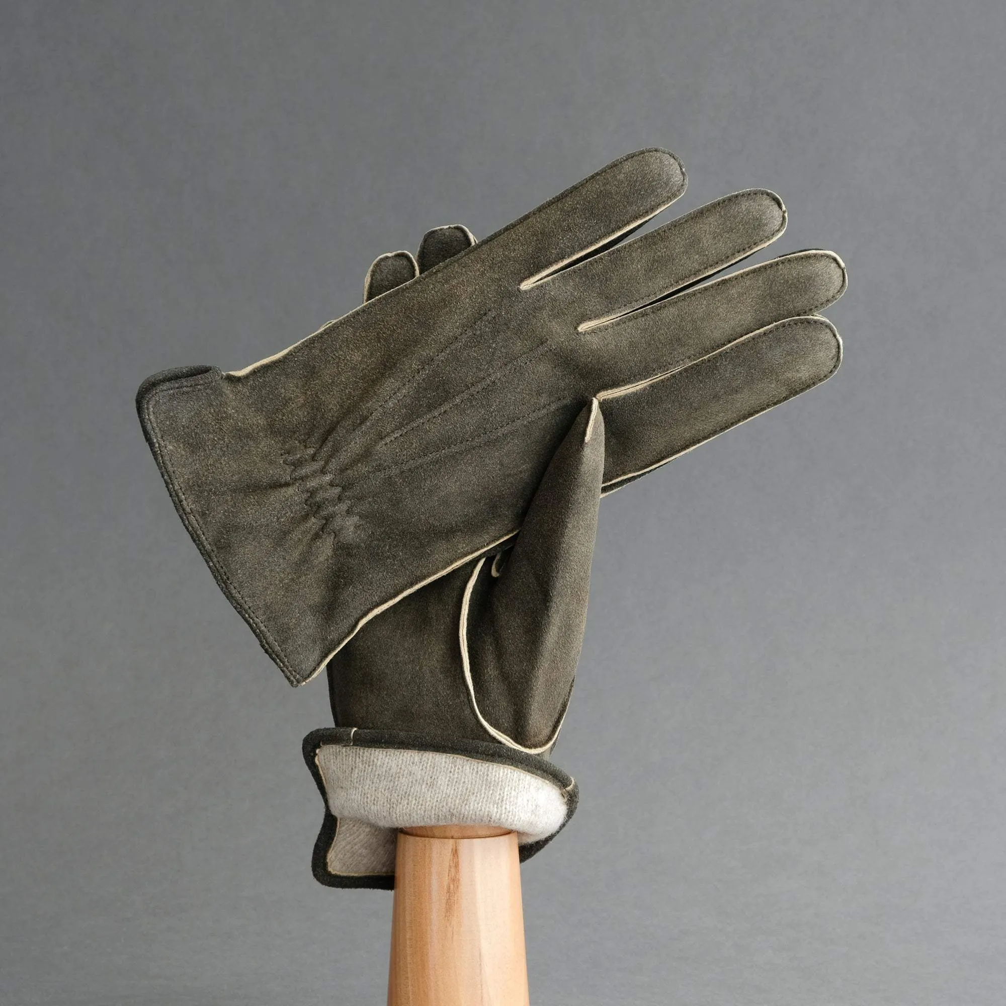 Gentlemen's Sporty Gloves from Walnut Goatskin Lined with Cashmere