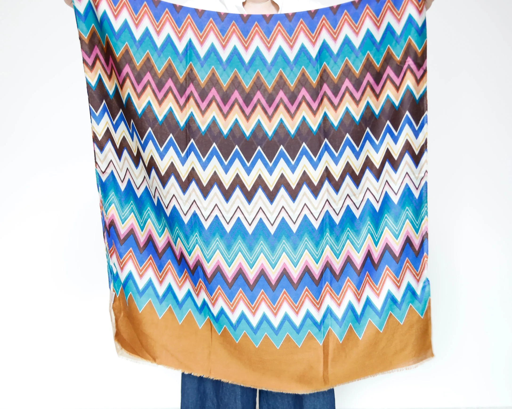 <A17B>  PRINTED  Scarf ZIGZAG -BROWN