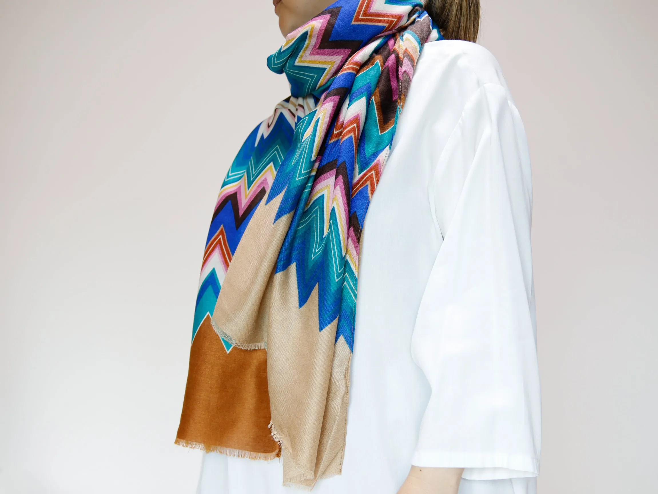 <A17B>  PRINTED  Scarf ZIGZAG -BROWN