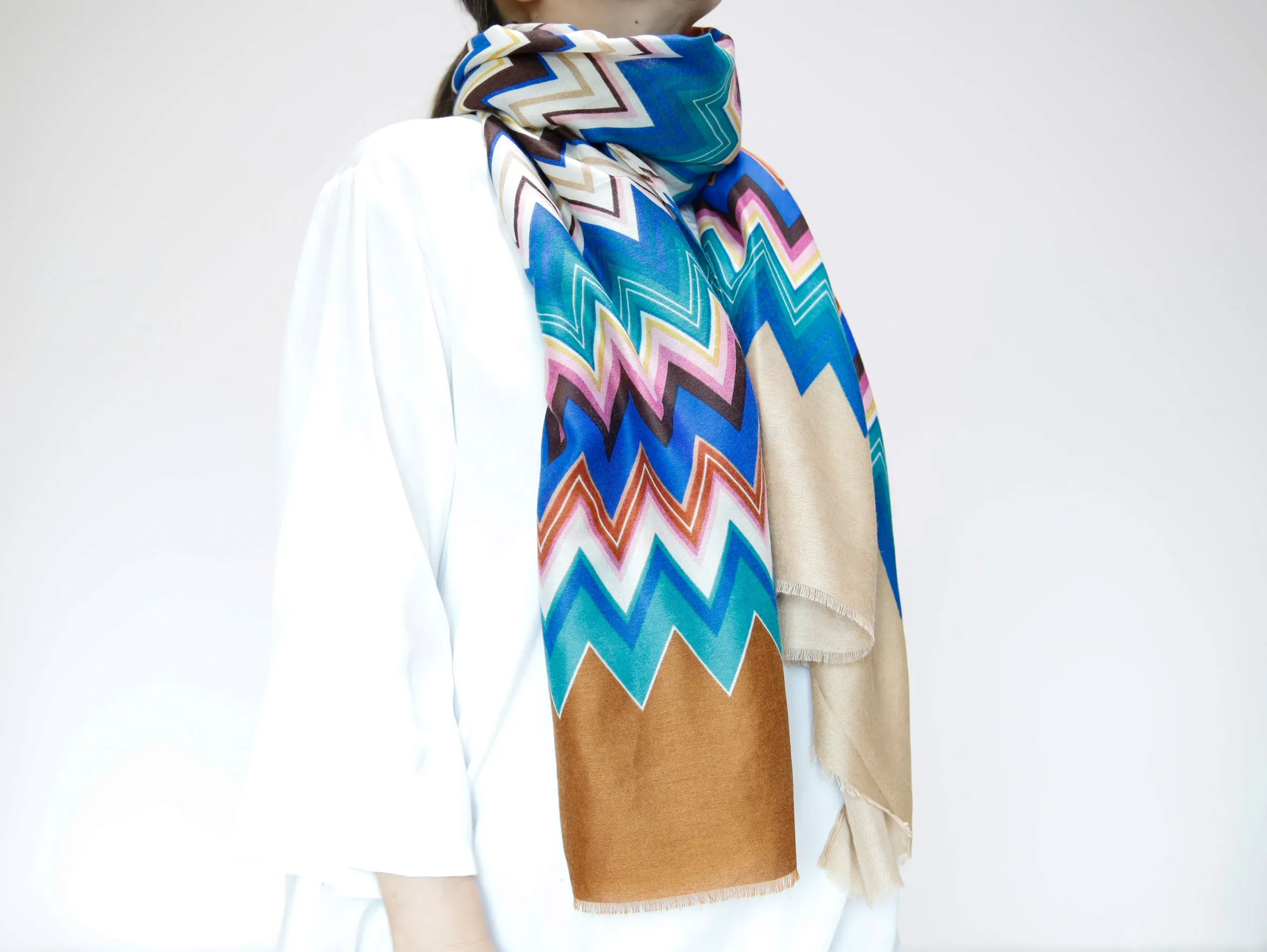 <A17B>  PRINTED  Scarf ZIGZAG -BROWN