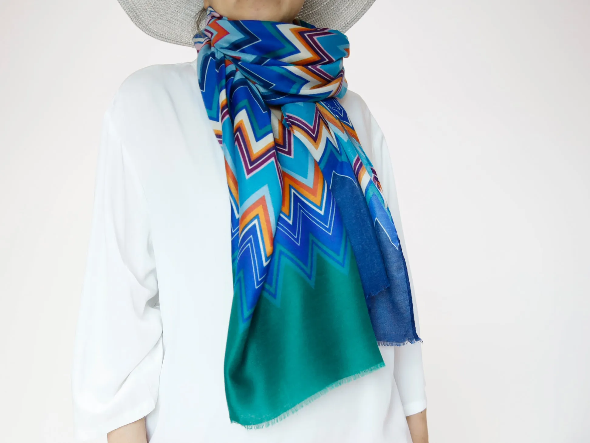 <A17>  PRINTED  Scarf ZIGZAG