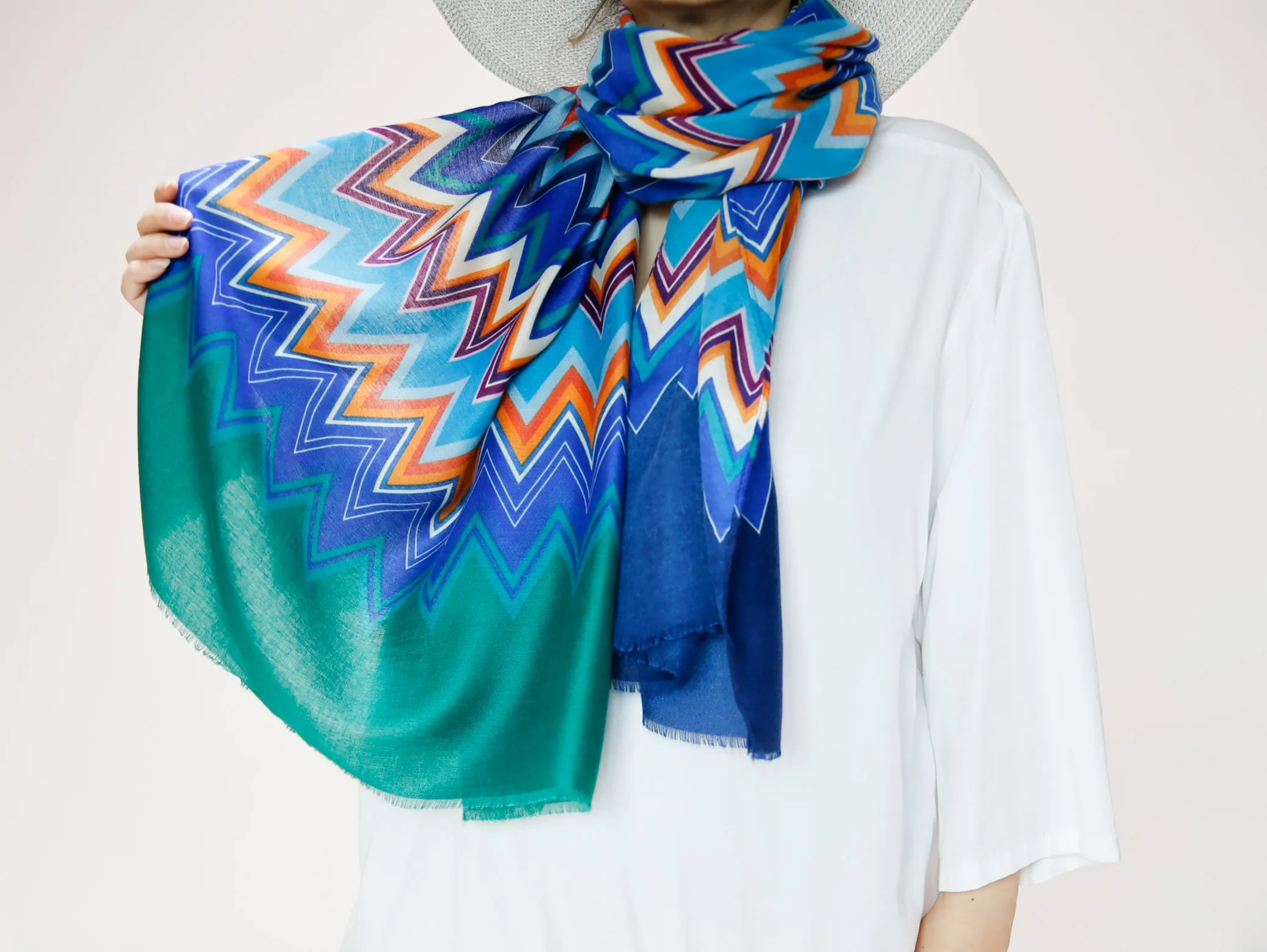 <A17>  PRINTED  Scarf ZIGZAG